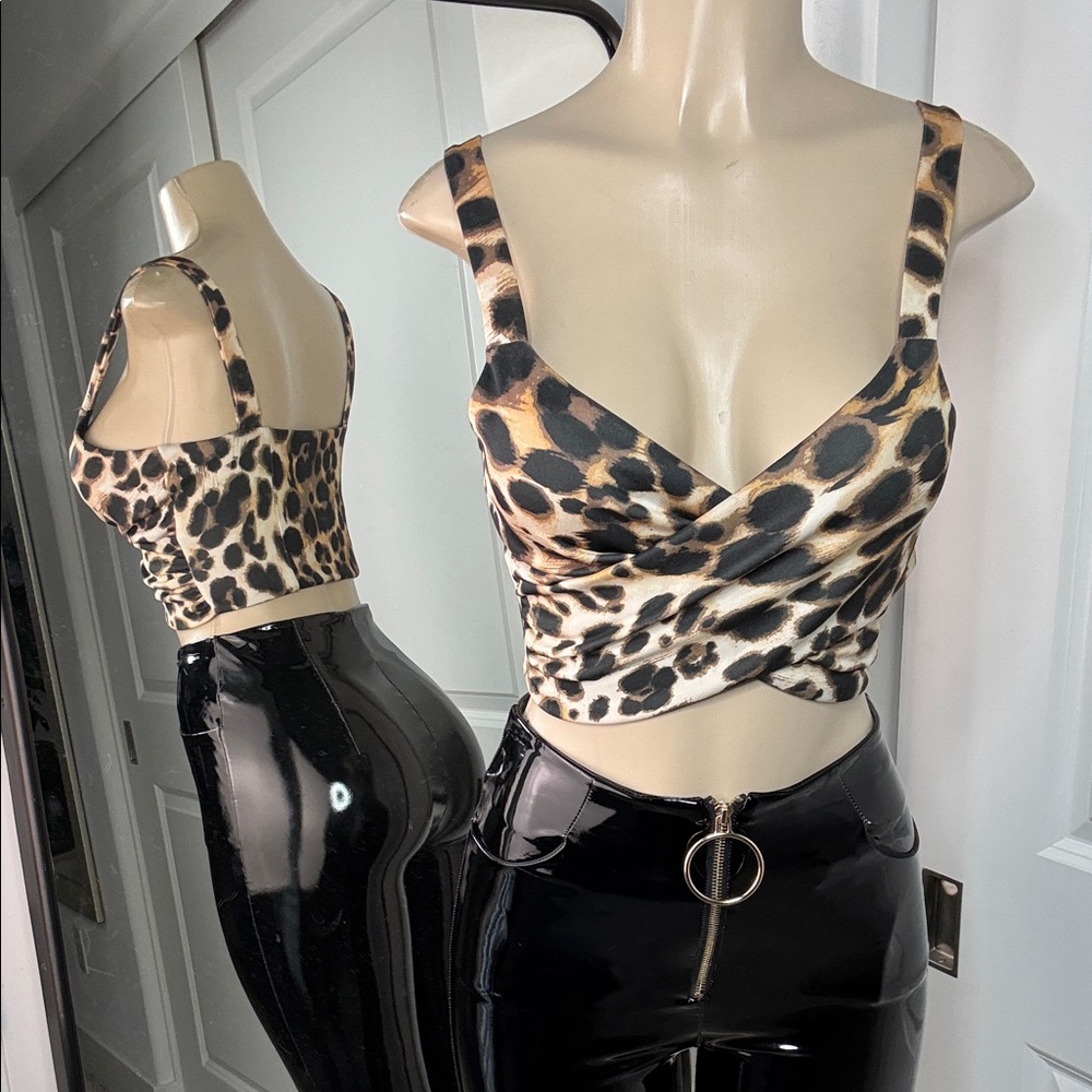 Leopard Print Women's Crop Top Bebe small